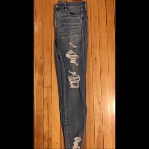NWT American Eagle Distressed Skinny Jeans